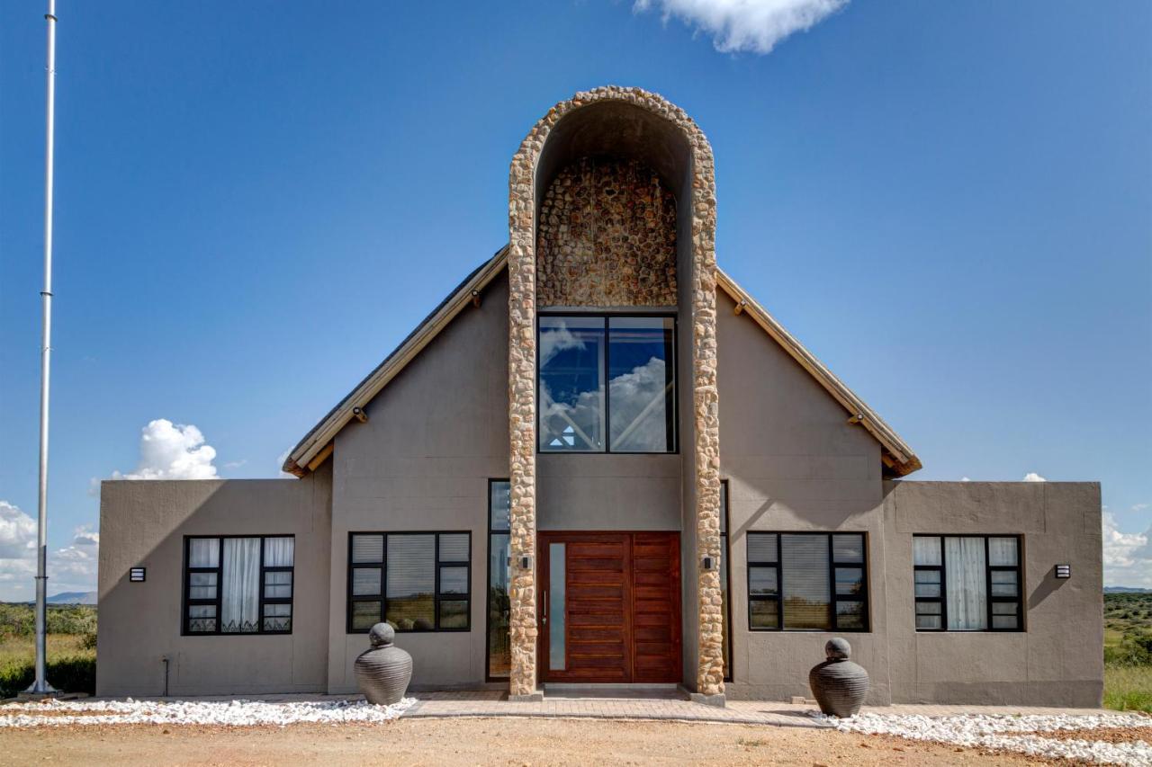 Naankuse Lodge Windhoek Esterno foto